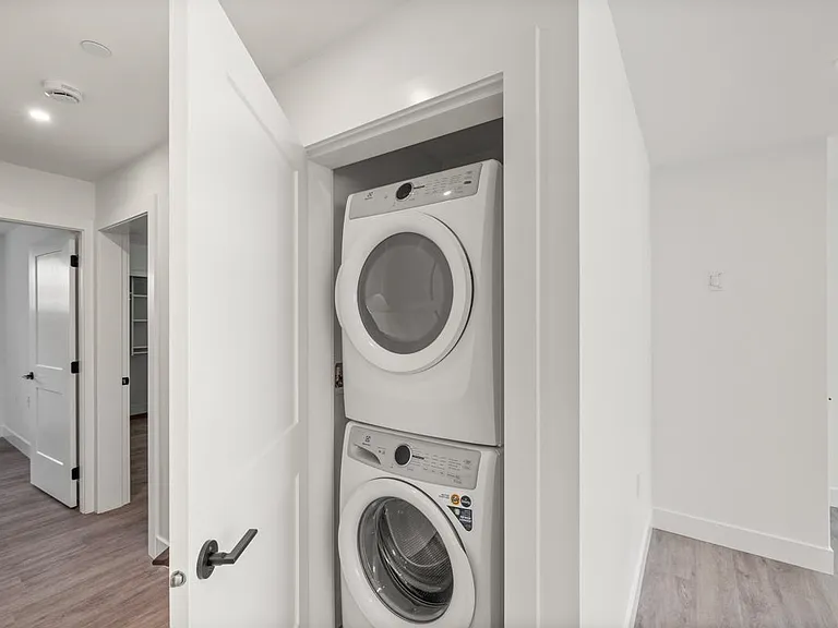 62 E 21st Ave #2 — Photo 12