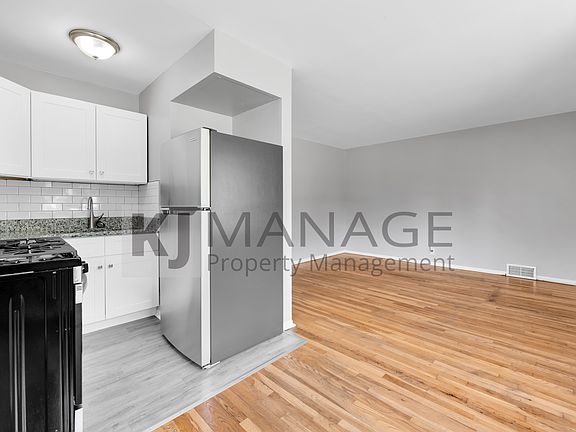 2nd image of 2346 Ackley Ave
