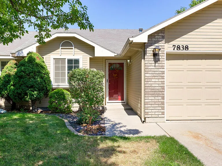 7838 W Prince St — Photo 20
