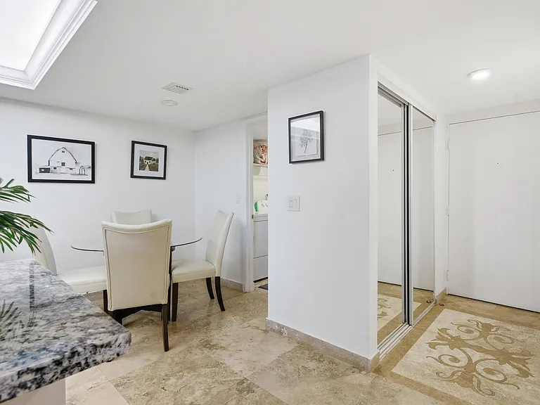 825 Egret Cir #104 — Photo 2