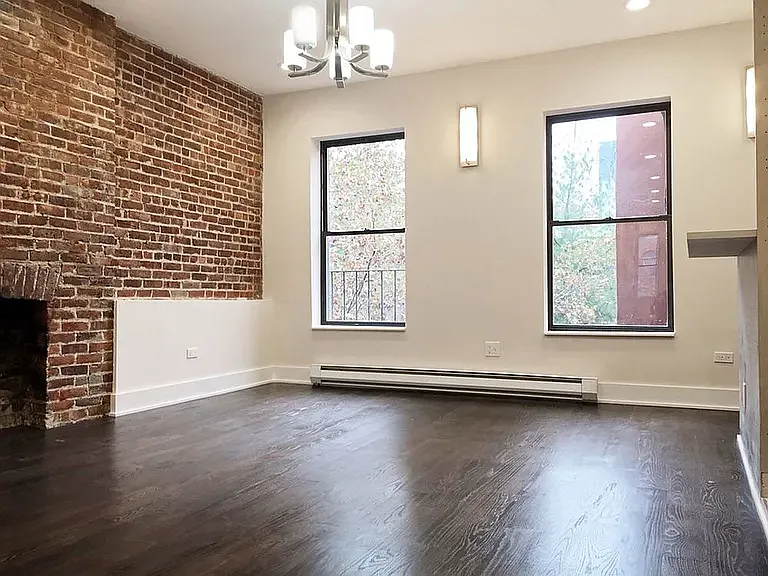 458 W 51st St #5 — Photo 4