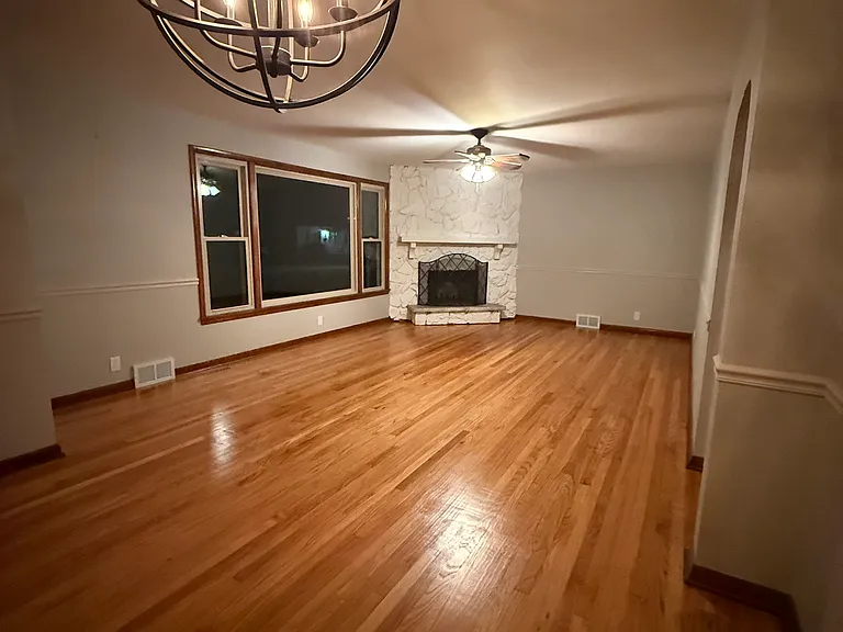 207 Toni St — Photo 10