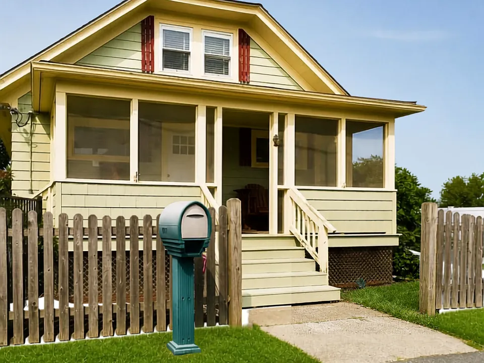 114 Mason Ave