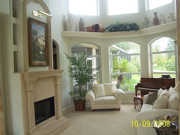 living room 23' cieling