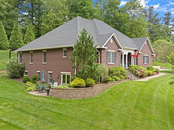 3rd image of 109 Grant Edwards Dr