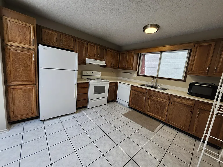 703 56th Ave SW #1 — Photo 8