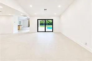 4 bed, 2.5 bath, $5,850 — Photo 4