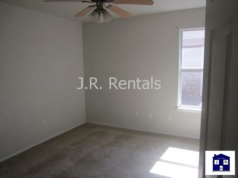 1906 Flagstaff Dr — Photo 56