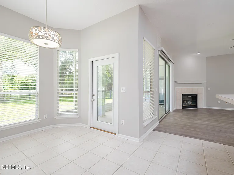 171 Elmwood Dr — Photo 9