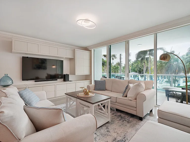 550 SE Mizner Blvd #B209 — Photo 4