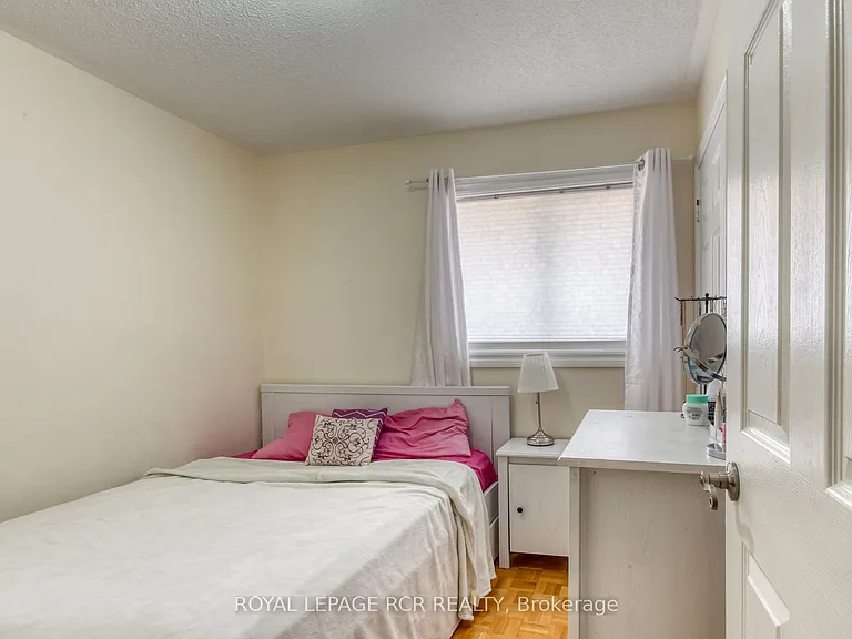 74 Fountainbridge Dr — Photo 17