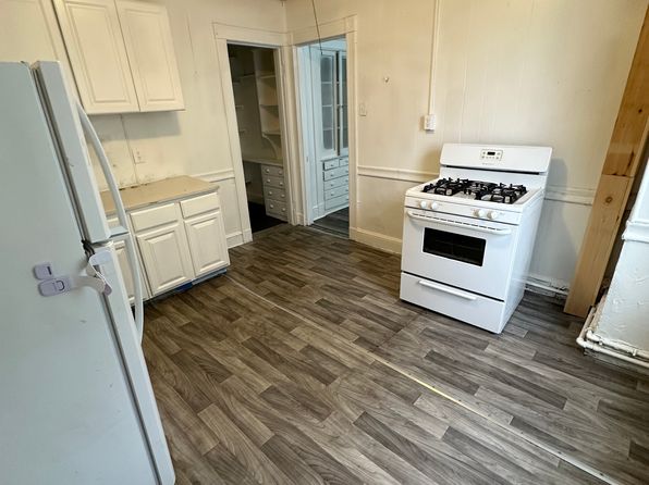 57 Ludlow St #2E, Waterbury, CT 06710