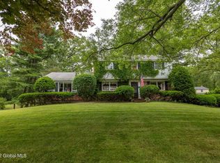 11 Beechwood Dr, Clifton Park, NY 12065