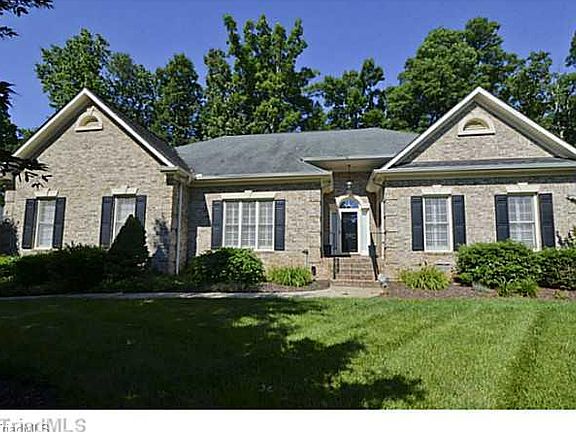 2nd image of 703 N Glendevon Ct