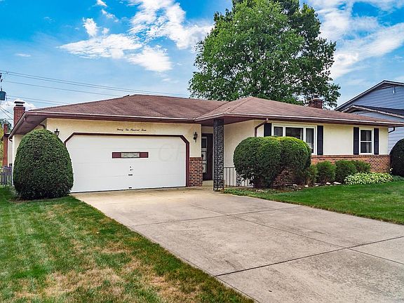 2nd image of 2203 Maplewood Dr