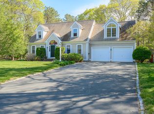 55 Country Club Ln, East Falmouth, MA 02536