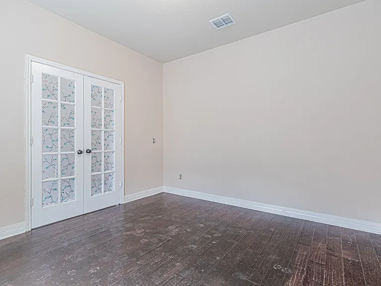 5488 Devonwood St — Photo 35