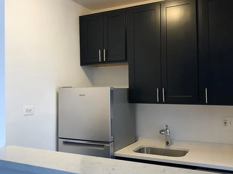 2351 W Wilson Ave #206 — Photo 6