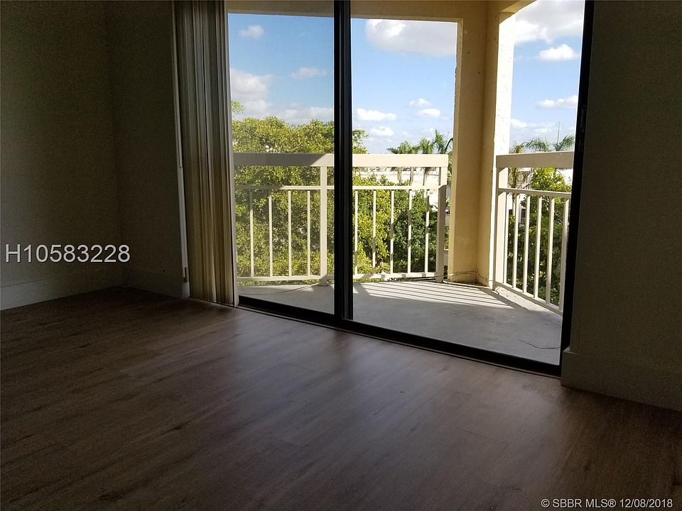 1st image of 8290 Lake Dr APT 531