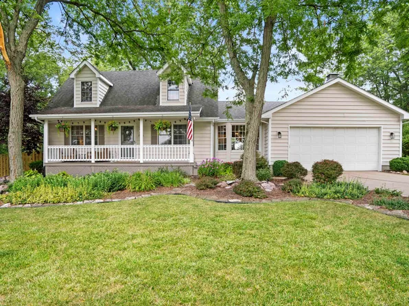 8641 Wildwood Dr, Saint John, IN 46373