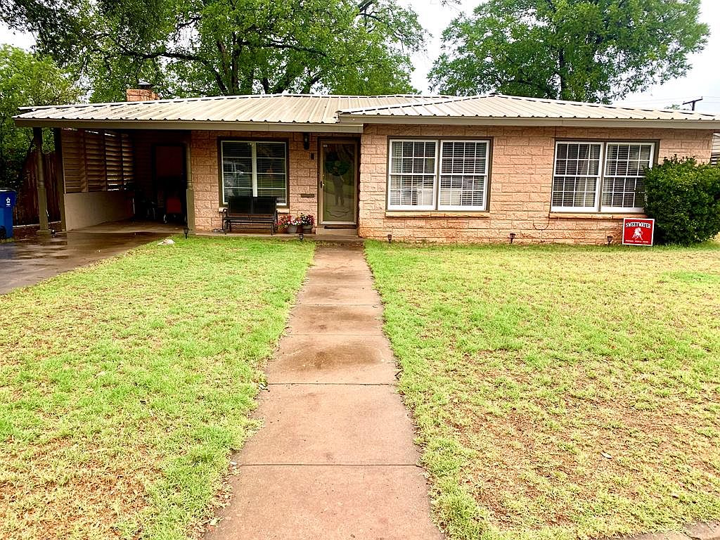 1207 E 13th St, Sweetwater, TX 79556 | Zillow