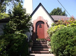 8225 17th Ave NE, Seattle, WA 98115