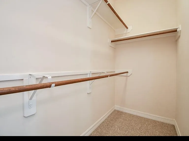 8002 Stoneyway Dr — Photo 18