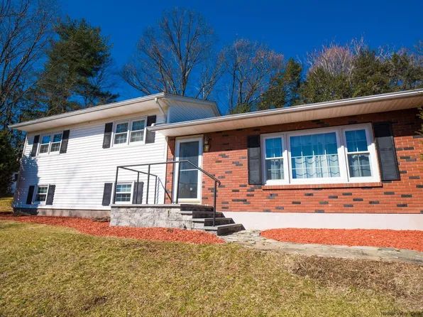 7 Ivy Lane, Marlboro, NY 12542