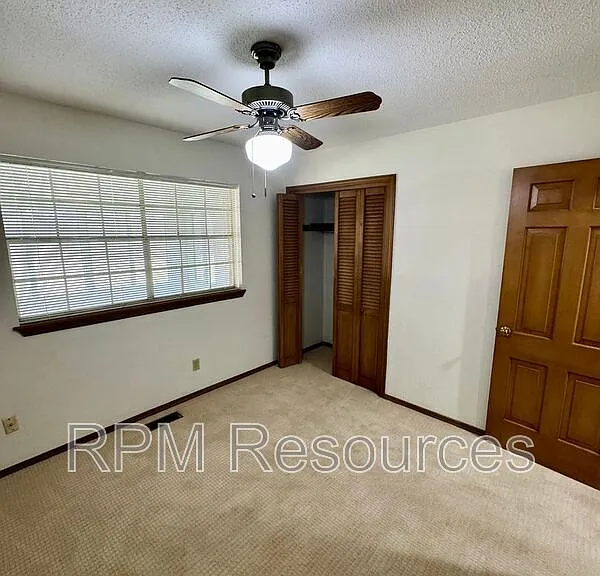 405 Walnut Ave — Photo 12