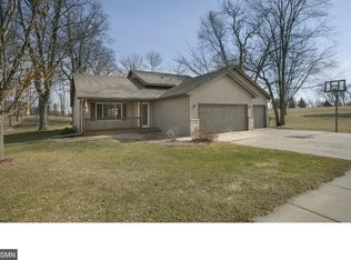 1385 Mockingbird Dr, Waconia, MN 55387