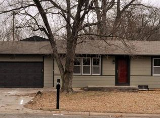 414 S Rucker Ave, Mulvane, KS 67110