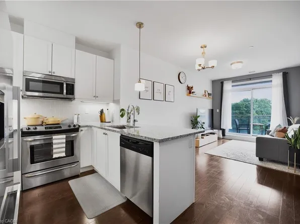 15277 Yonge St #602A, Aurora, ON L4G 1Y3