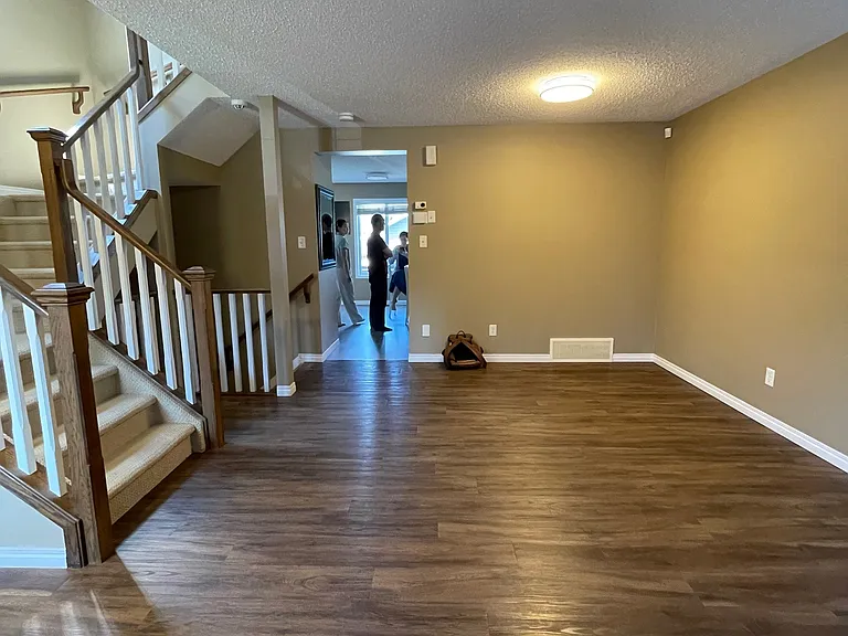 7685 Schmid Cres NW — Photo 16