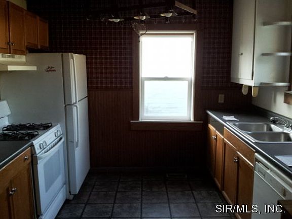 5th image of 2803 Buxton Ave