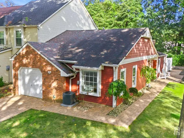 2 Sheffield Ct, Old Bridge, NJ 08857