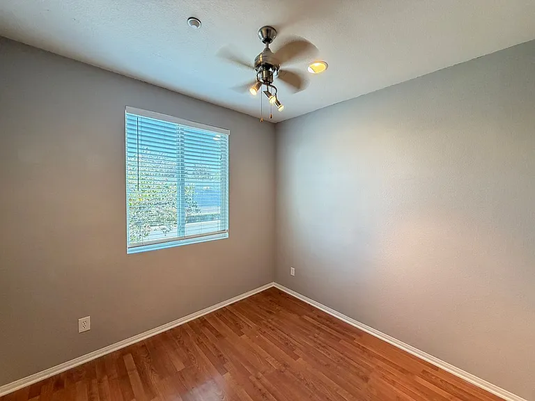 5096 Plaza Promenade — Photo 15
