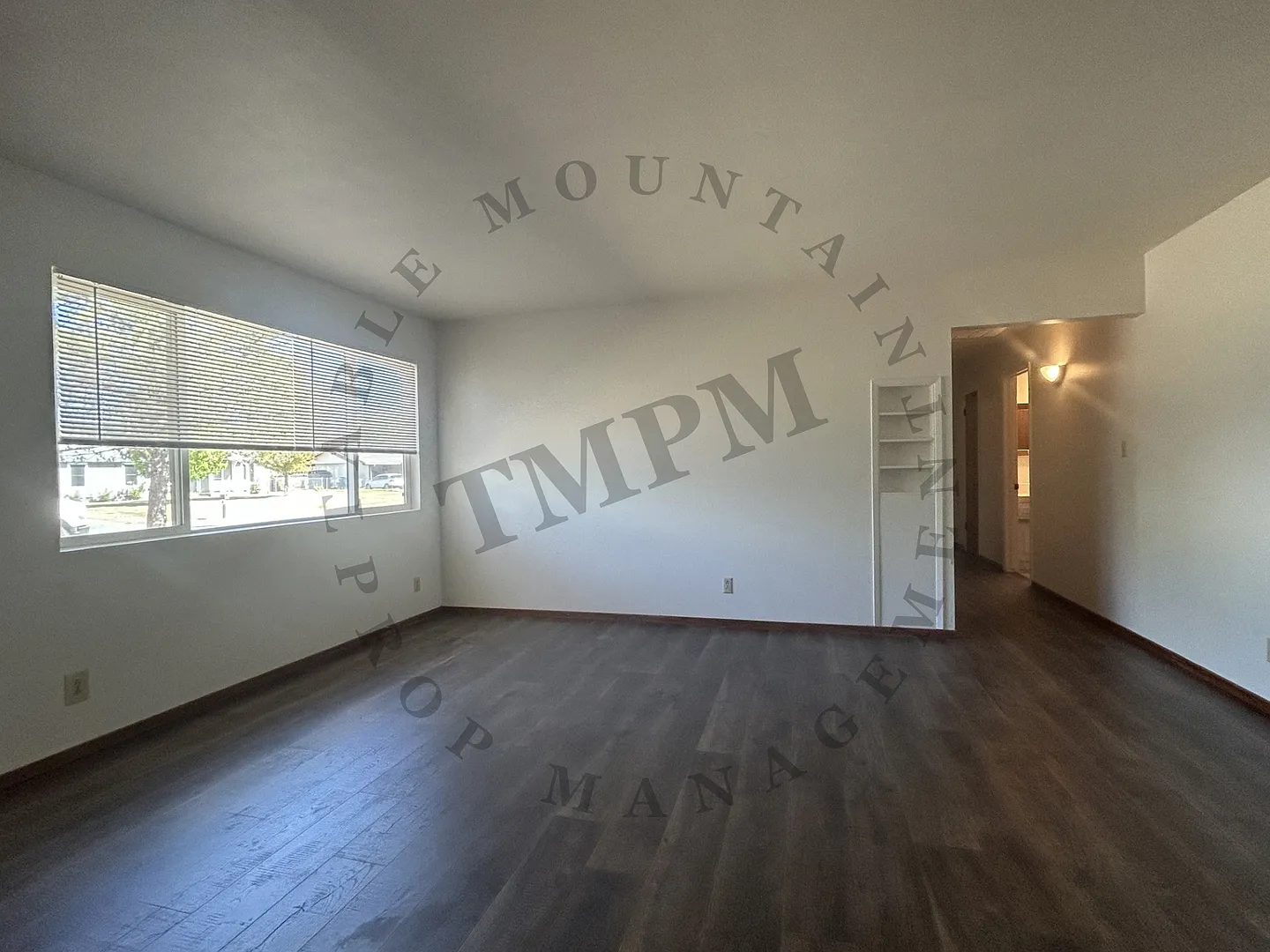 679 Siskiyou — Photo 3