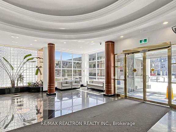 4th image of 18 Hollywood Ave #1707