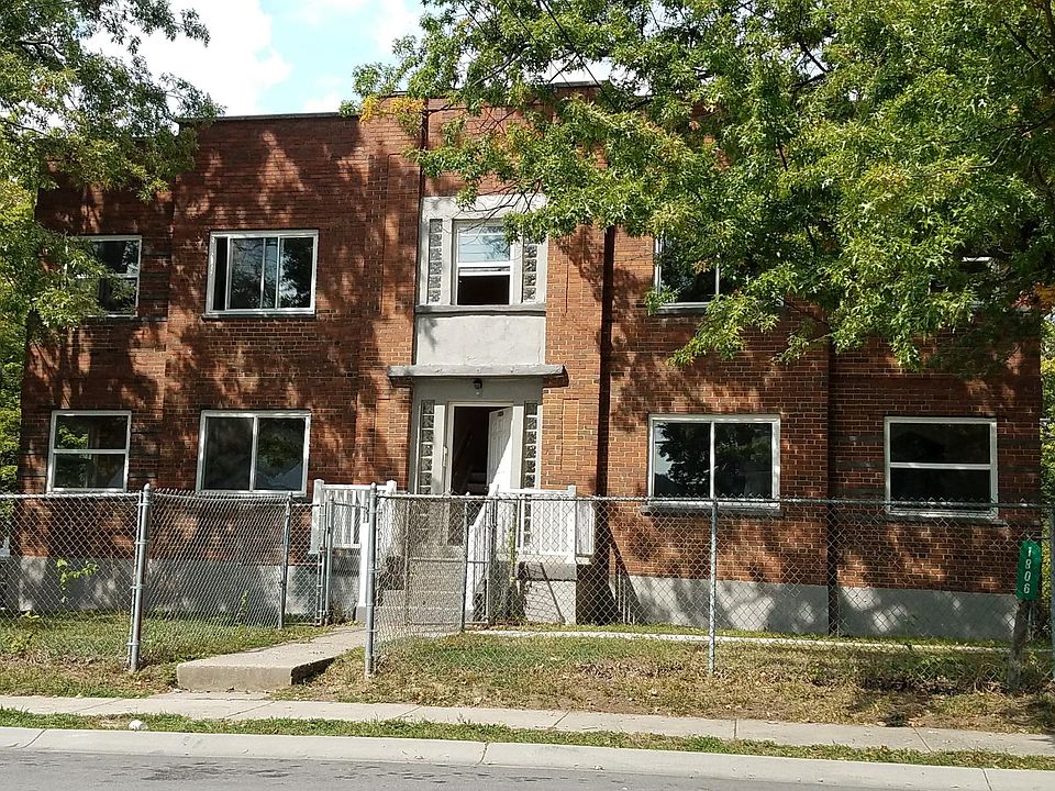 Front Entry Fenced Yards.