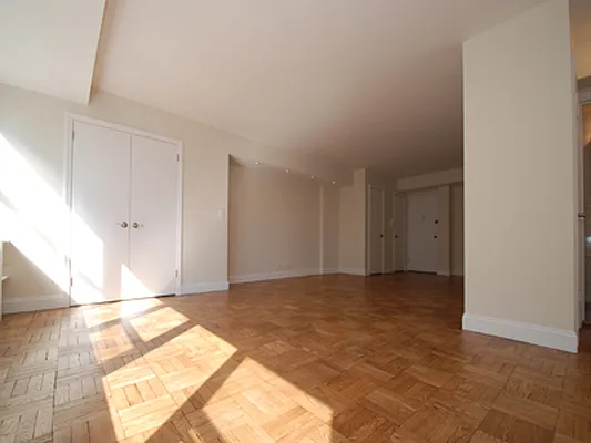 Rented by Buchbinder & Warren | media 4