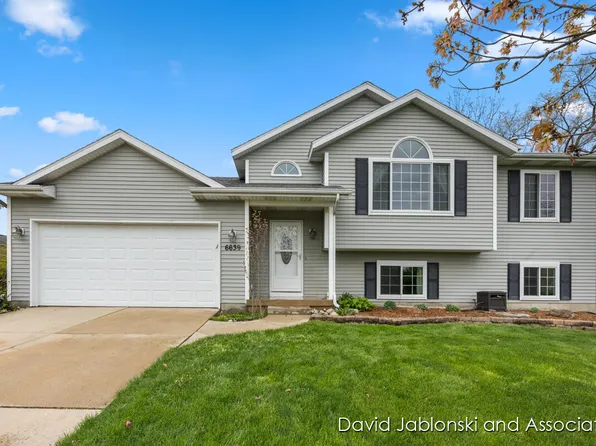 6639 Sawgrass Dr SE, Grand Rapids, MI 49508