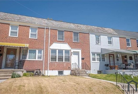 3rd image of 806 Benninghaus Rd
