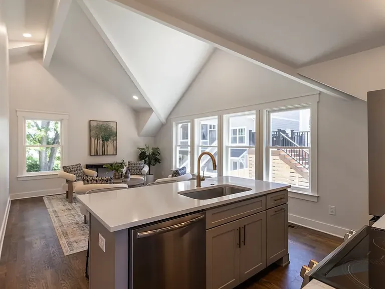 1102 Caldwell Ave — Photo 38