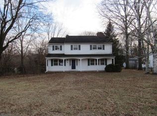 6 Fawn Ridge Dr, Milford, NJ 08848
