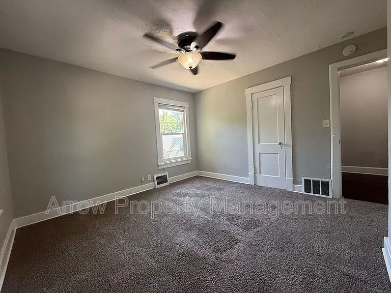 2800 P St #5 — Photo 7