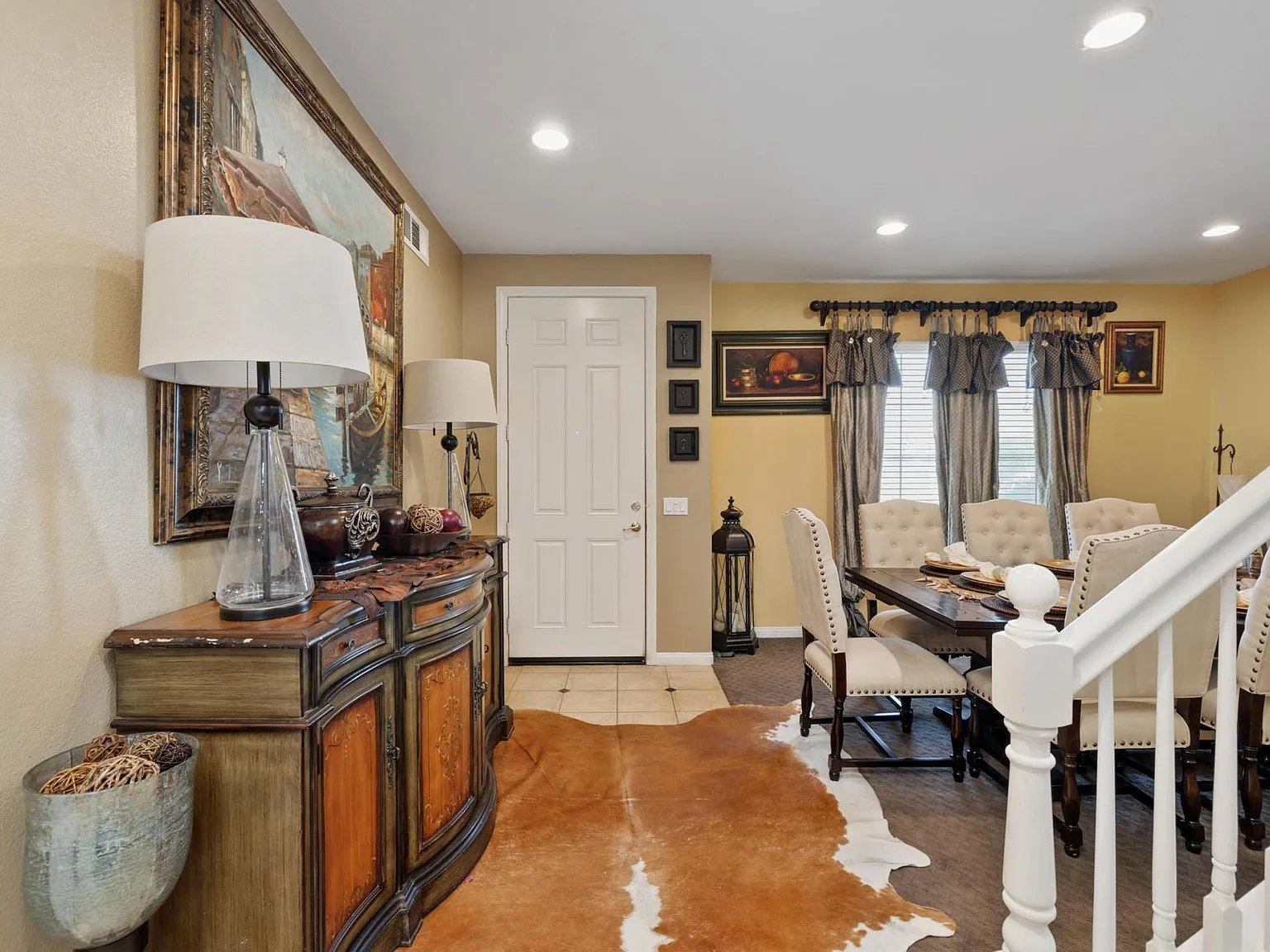 4 bed, 3.0 bath, 2338 sqft, $4,500 — Photo 4