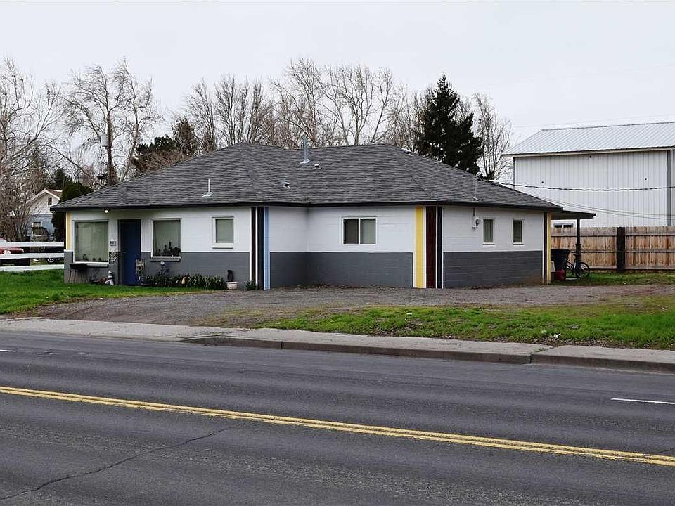 1st image of 3921 W 10th Ave