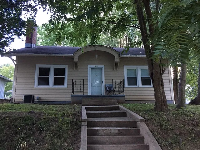 312 N 12th St photo 1