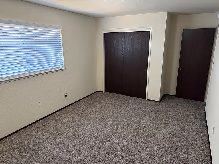 2116 Laurel Ave — Photo 4