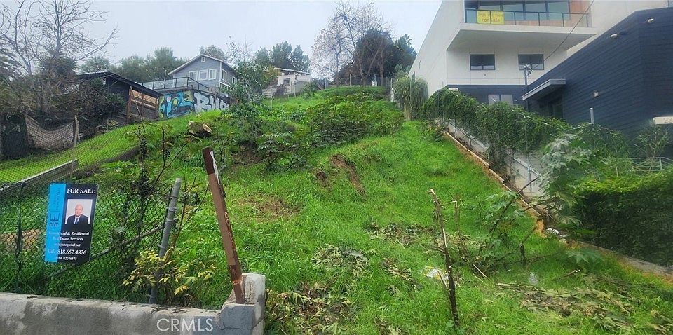 1st image of 2348 Riverside Dr